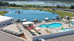 Coconut Cove RV Resort in Hazel Green WI Location Image