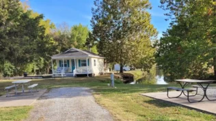 Grand Lake O' the Cherokees RV Resort in Grove, OK Location Image